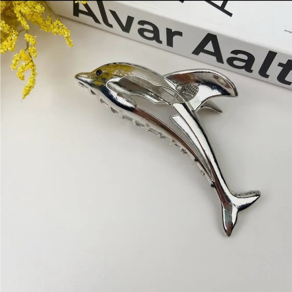 Accessories - Silver Dolphin Hair Claw